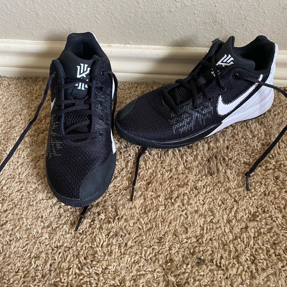 Kyrie Irving Nike  basketball shoes